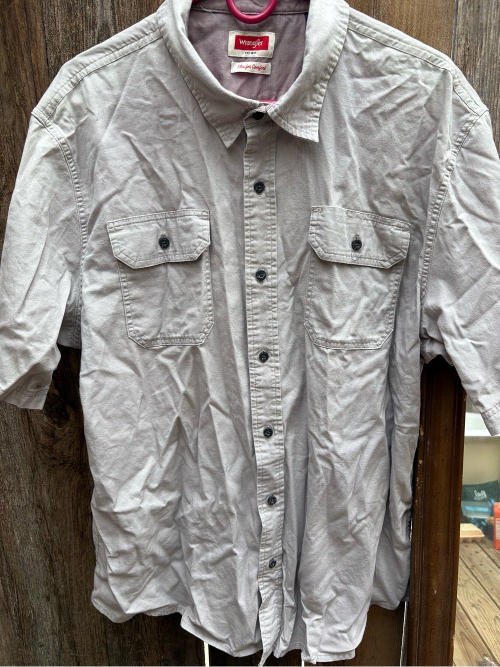 Wrangler Men's Light Gray Short Sleeve Button-Up